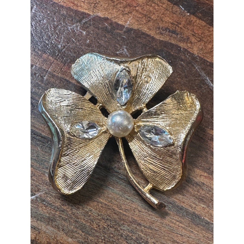 Vintage Gold Tone Shamrock Brooch Faux Pearl Rhinestone Textured Clover Pin 2in